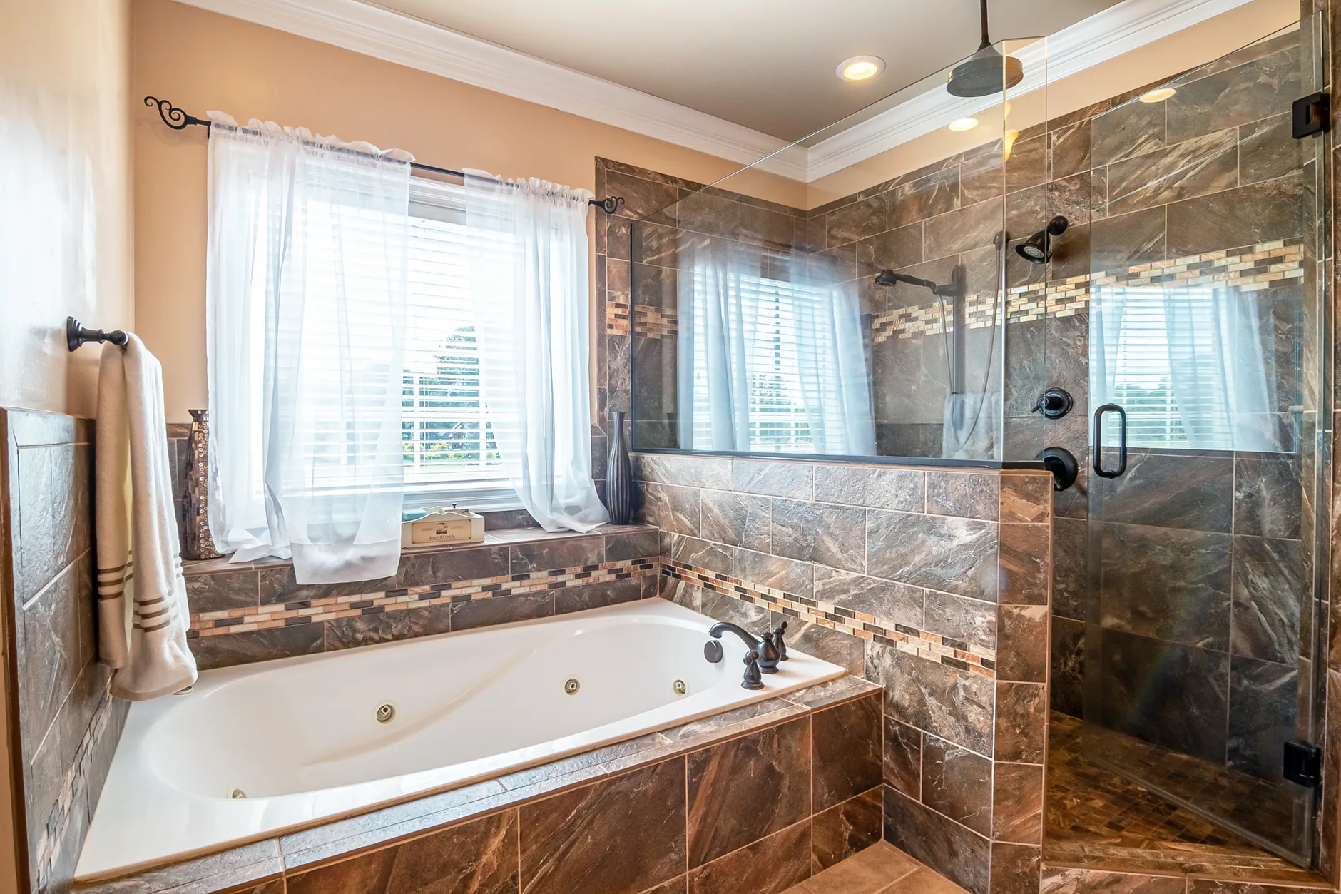Walk-In & Curbless Showers
